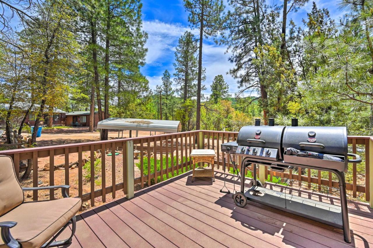 Pine Cabin In The Woods With Yard And Grill! Villa Exterior photo